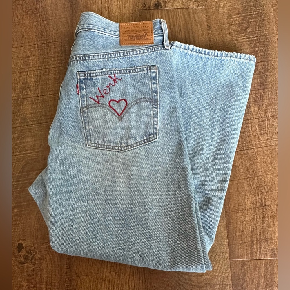 Levis Wedgie Straight Jeans